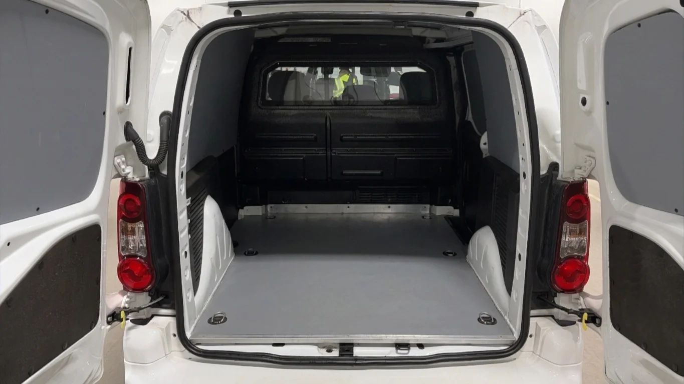 Peugeot Partner Electric 22.5 kWh 3-sits P-sens Pekskärm 67hk – bild 7 av 7