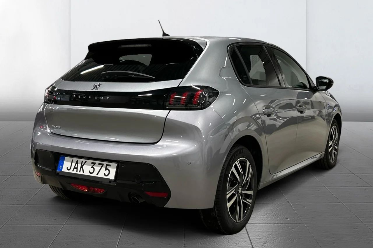 Peugeot 208 1.2 PureTech Allure LÅGMIL Kamera Cockpit MOMS 100hk – bild 4 av 9