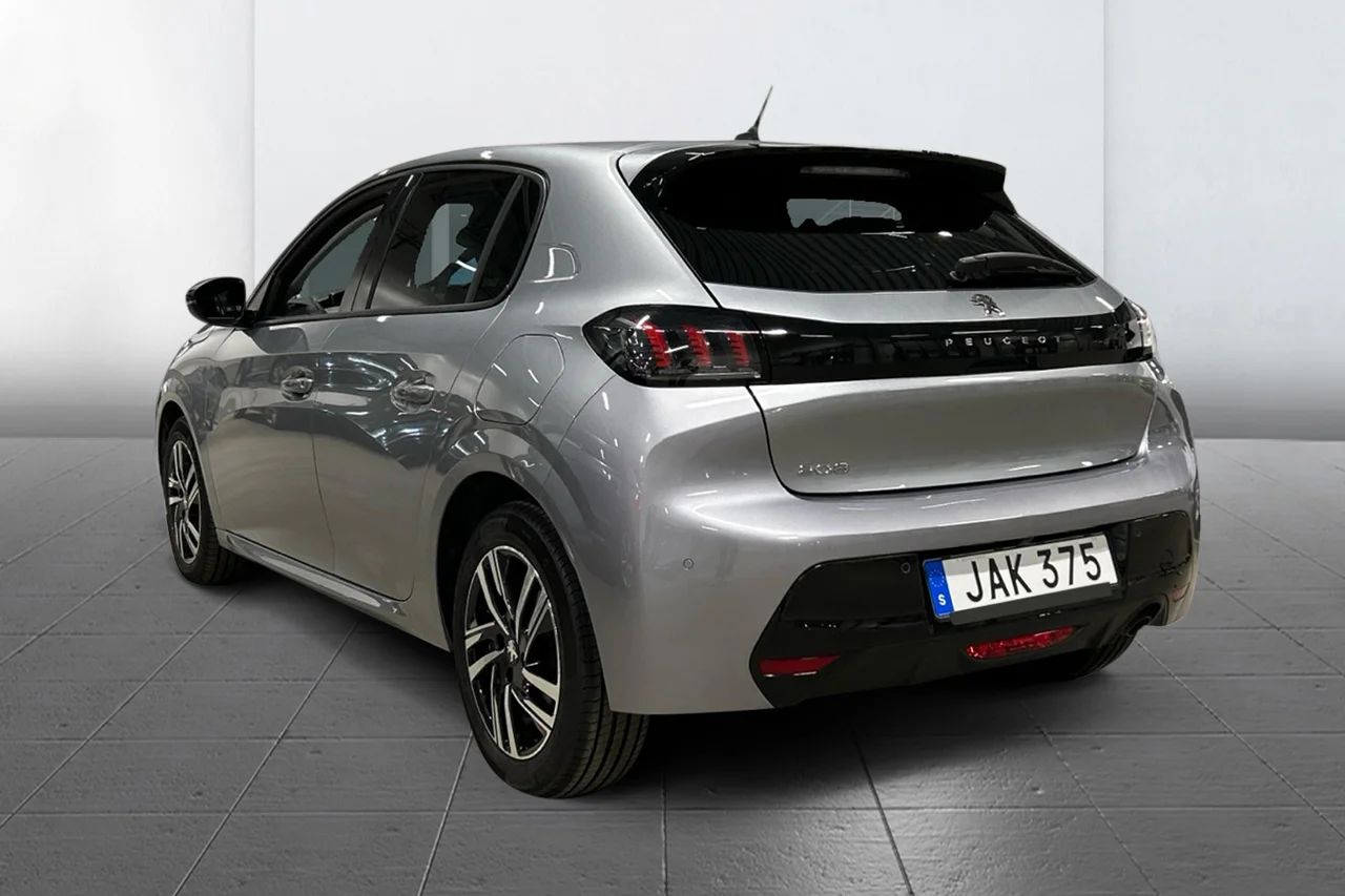 Peugeot 208 1.2 PureTech Allure LÅGMIL Kamera Cockpit MOMS 100hk – bild 5 av 9