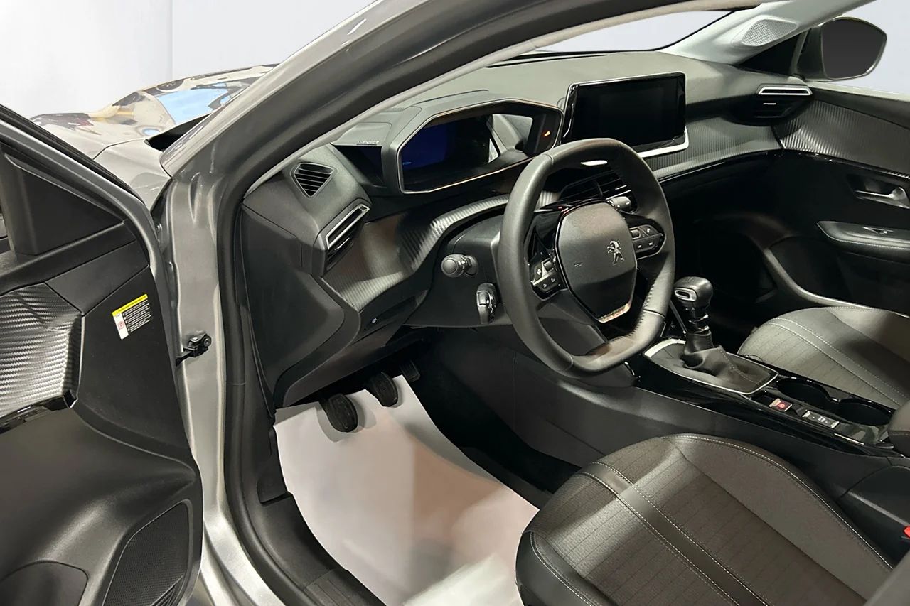 Peugeot 208 1.2 PureTech Allure LÅGMIL Kamera Cockpit MOMS 100hk – bild 6 av 9