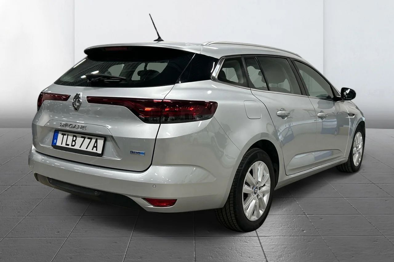 Renault Megane E-TECH Grandtour E-Tech Plug-in Navi LED MOMS 160hk – bild 4 av 8