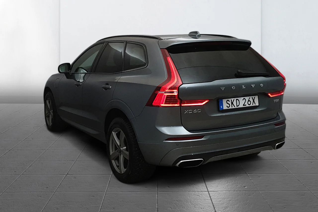 Volvo XC60 T8 AWD R-Design Pano Navi 360° Skinn MOMS 392hk – bild 5 av 16