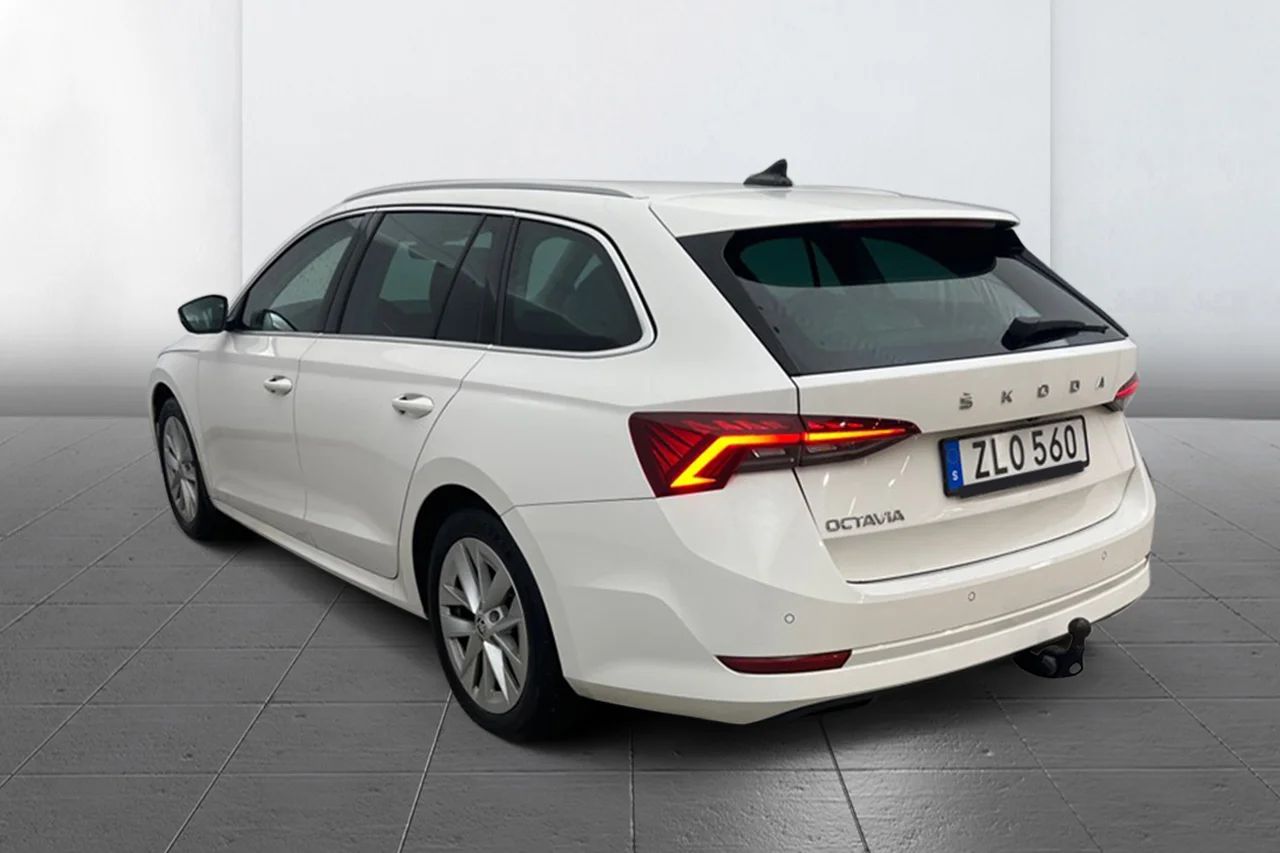 Skoda Octavia Kombi 1.5 TSI Style Drag Värmare Navi Kamera MOMS – bild 6 av 12