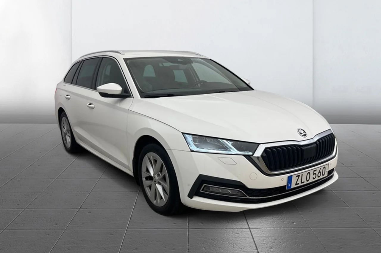 Skoda Octavia Kombi 1.5 TSI Style Drag Värmare Navi Kamera MOMS – bild 3 av 12