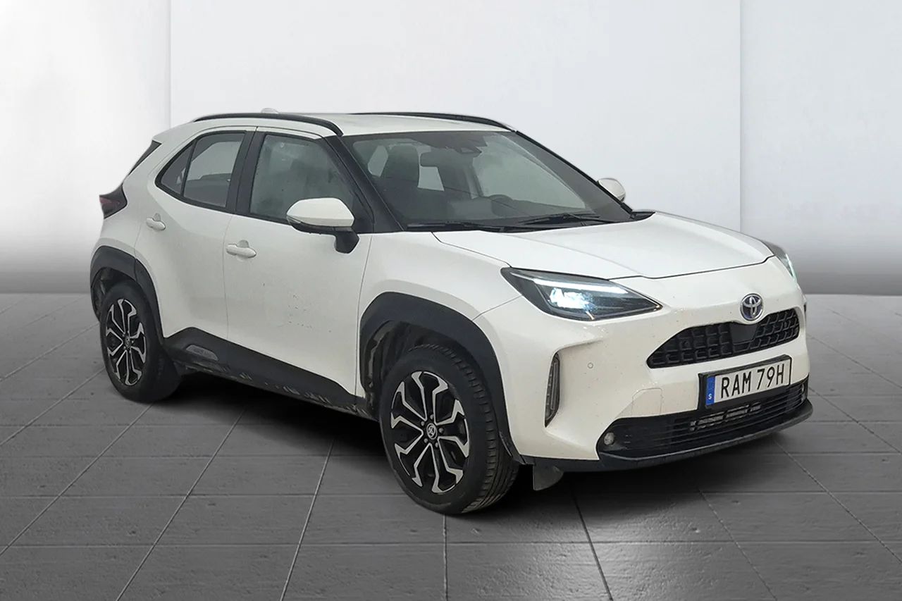 Toyota Yaris Cross Hybrid Active Plus Kamera Navi Kupévärm 116hk – bild 3 av 9