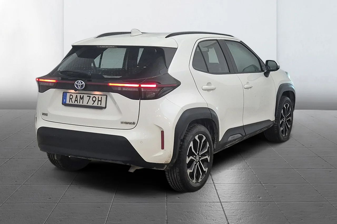Toyota Yaris Cross Hybrid Active Plus Kamera Navi Kupévärm 116hk – bild 4 av 9