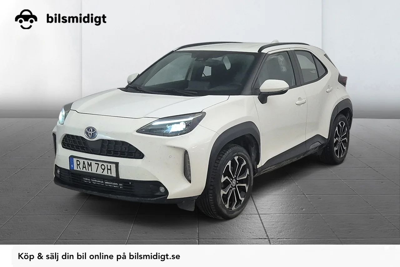 Toyota Yaris Cross Hybrid Active Plus Kamera Navi Kupévärm 116hk – bild 1 av 9