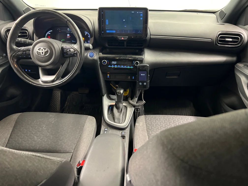 Toyota Yaris Cross Hybrid Active Plus Kamera Navi Kupévärm 116hk – bild 8 av 9