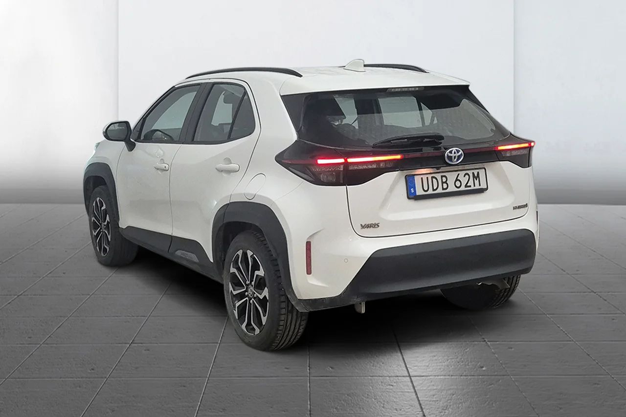 Toyota Yaris Cross Hybrid Active Plus Kamera Navi Kupévärm 116hk – bild 5 av 9