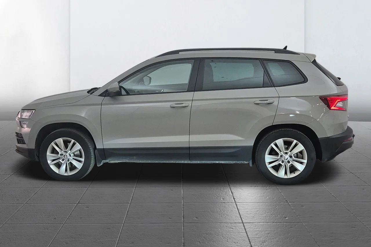 Skoda Karoq 2.0 TDI 4x4 Ambition Drag Värmare Navi MOMS 150hk – bild 5 av 10