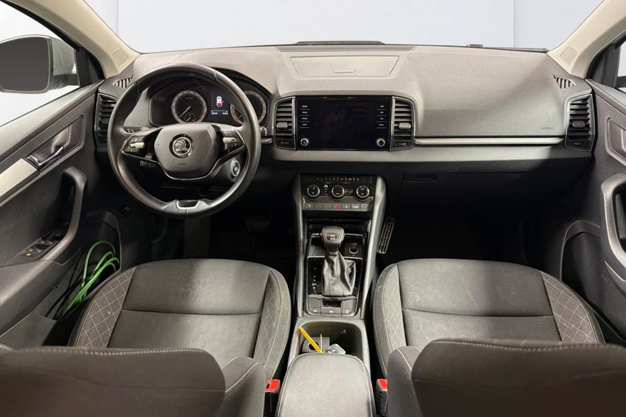 Skoda Karoq 2.0 TDI 4x4 Ambition Drag Värmare Navi MOMS 150hk – bild 8 av 10