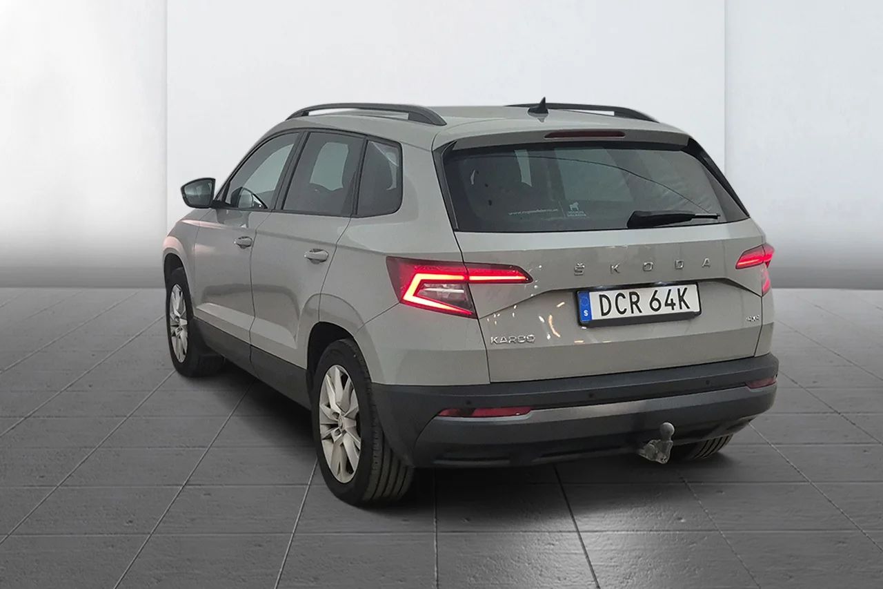 Skoda Karoq 2.0 TDI 4x4 Ambition Drag Värmare Navi MOMS 150hk – bild 4 av 10