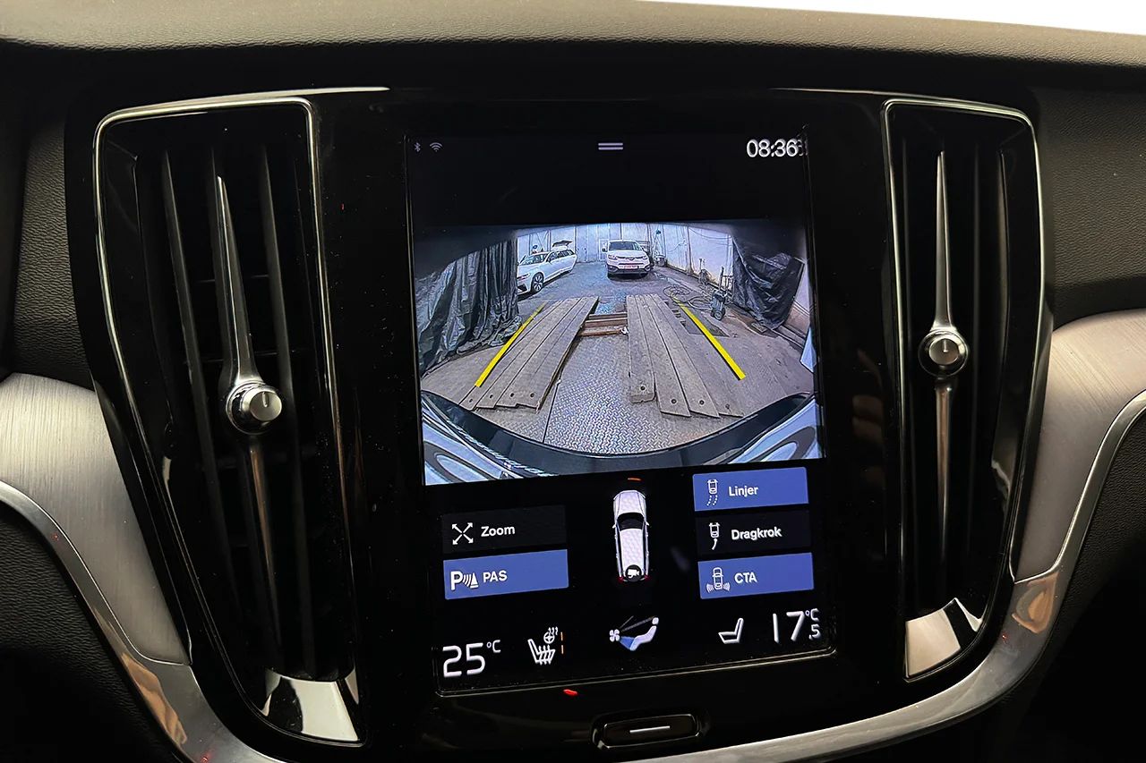 Volvo V60 Cross Country D4 AWD Värmare Pilot Assist VOC Navi 190hk – bild 23 av 35