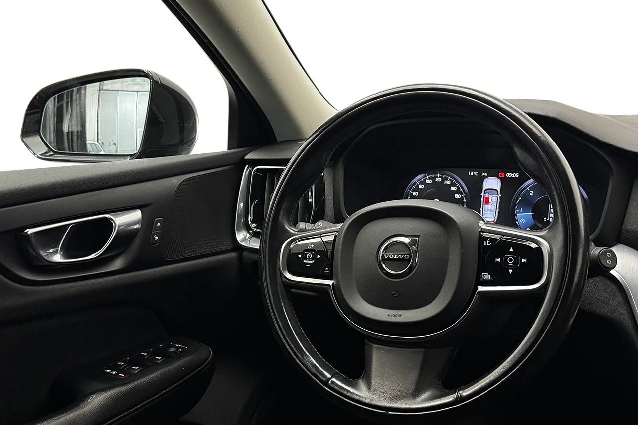 Volvo V60 Cross Country D4 AWD Värmare Pilot Assist VOC Navi 190hk – bild 17 av 35