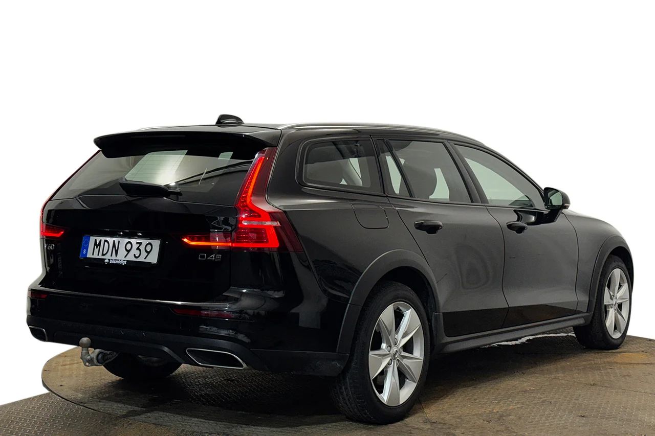 Volvo V60 Cross Country D4 AWD Värmare Pilot Assist VOC Navi 190hk – bild 5 av 35