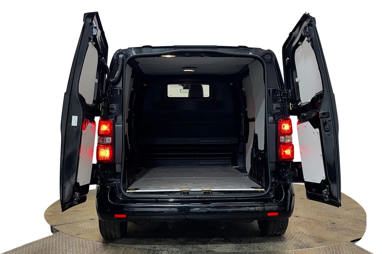 Toyota Proace Electric 75 kWh Navi Head-up Skjutdörrar MOMS 136hk – bild 7 av 26