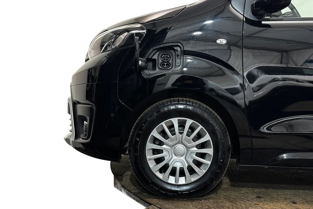 Toyota Proace Electric 75 kWh Navi Head-up Skjutdörrar MOMS 136hk – bild 10 av 26