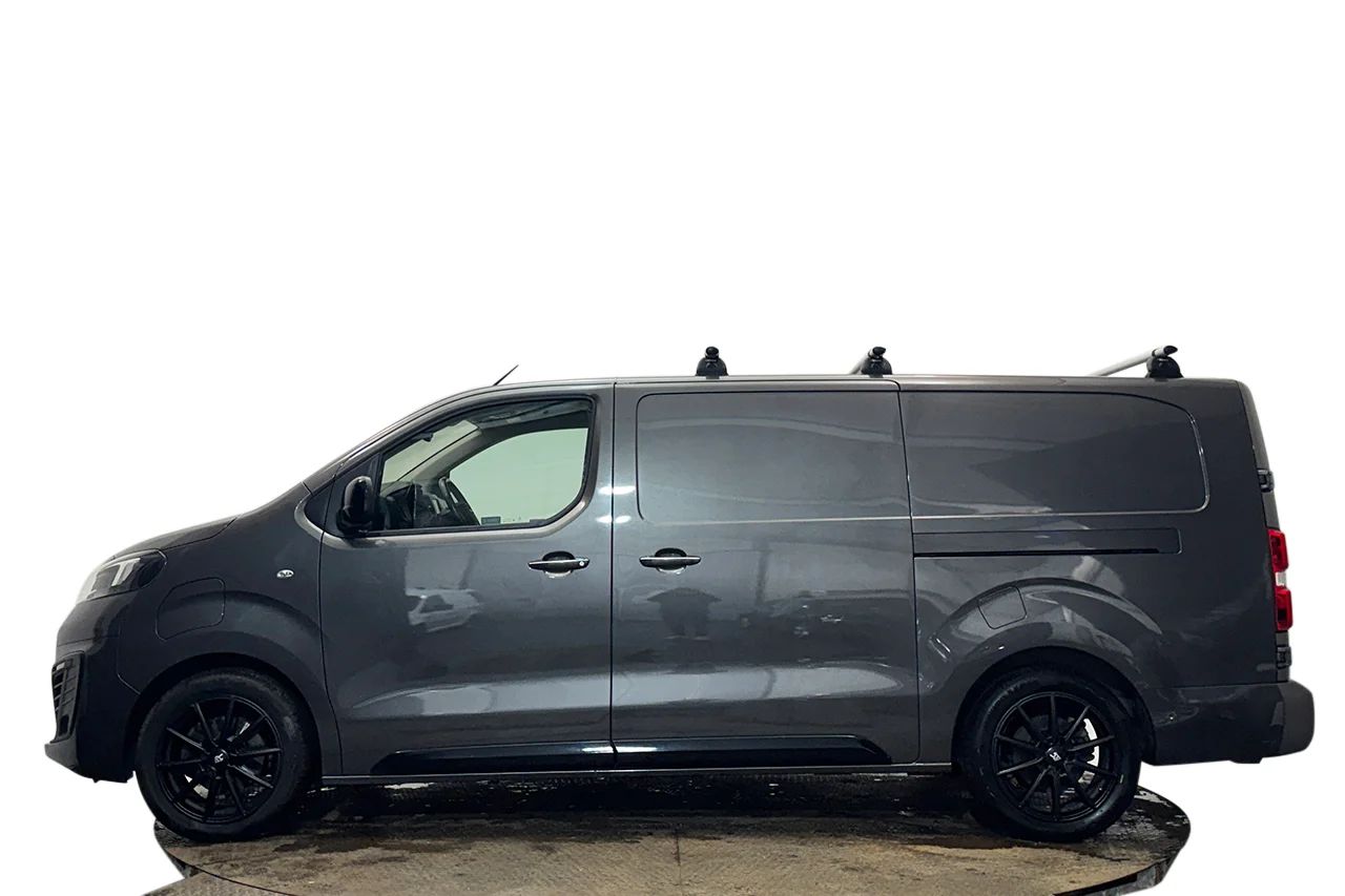 Opel Vivaro-e L3 Drag 2xSidodörr 3-sits Takräcke Kamera Navi CarPlay MOMS 136hk – bild 10 av 28