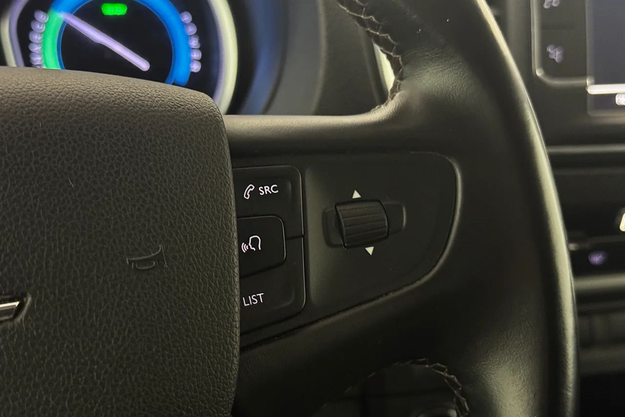 Opel Vivaro-e L3 Drag 2xSidodörr 3-sits Takräcke Kamera Navi CarPlay MOMS 136hk – bild 19 av 28