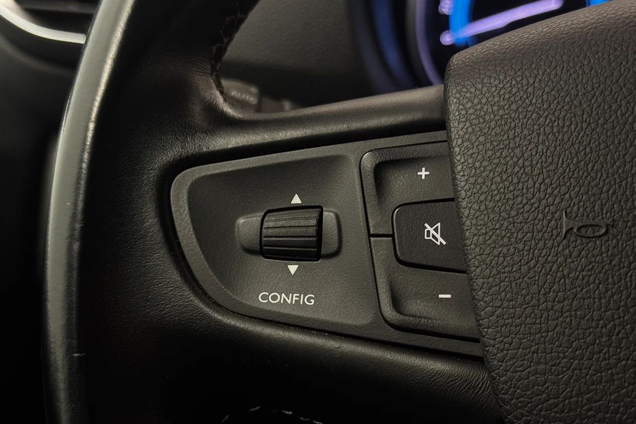 Opel Vivaro-e L3 Drag 2xSidodörr 3-sits Takräcke Kamera Navi CarPlay MOMS 136hk – bild 18 av 28