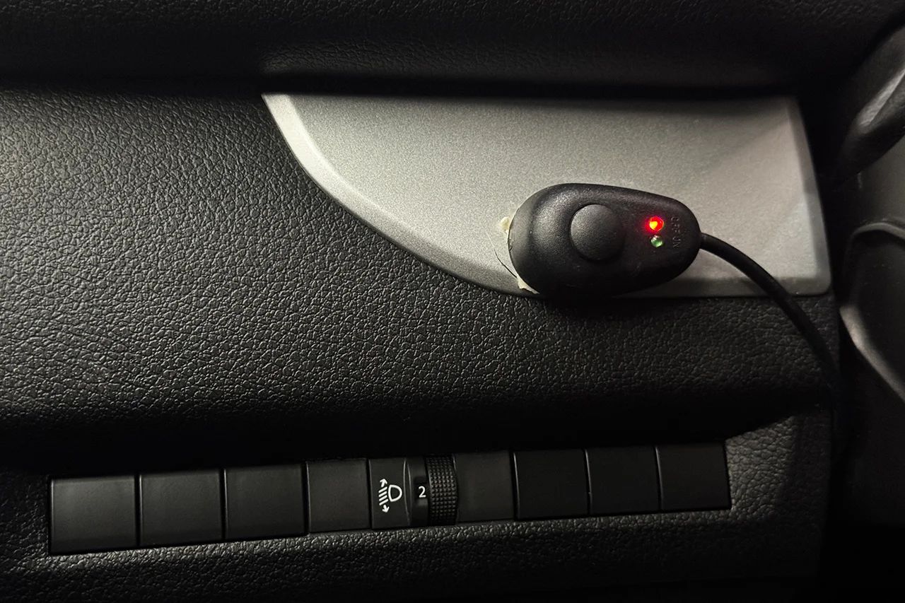 Opel Vivaro-e L3 Drag 2xSidodörr 3-sits Takräcke Kamera Navi CarPlay MOMS 136hk – bild 27 av 28