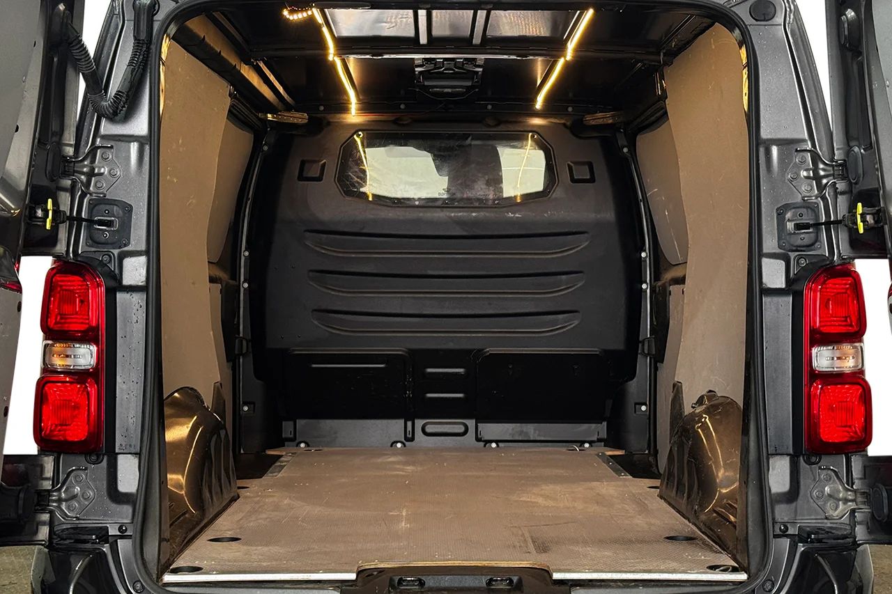 Opel Vivaro-e L3 Drag 2xSidodörr 3-sits Takräcke Kamera Navi CarPlay MOMS 136hk – bild 13 av 28