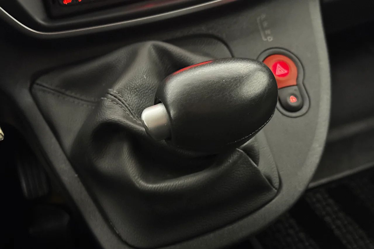 Renault Kangoo Z.E. Maxi 33 kWh Hyllinredning Skjutdörrar MOMS 60hk – bild 20 av 23