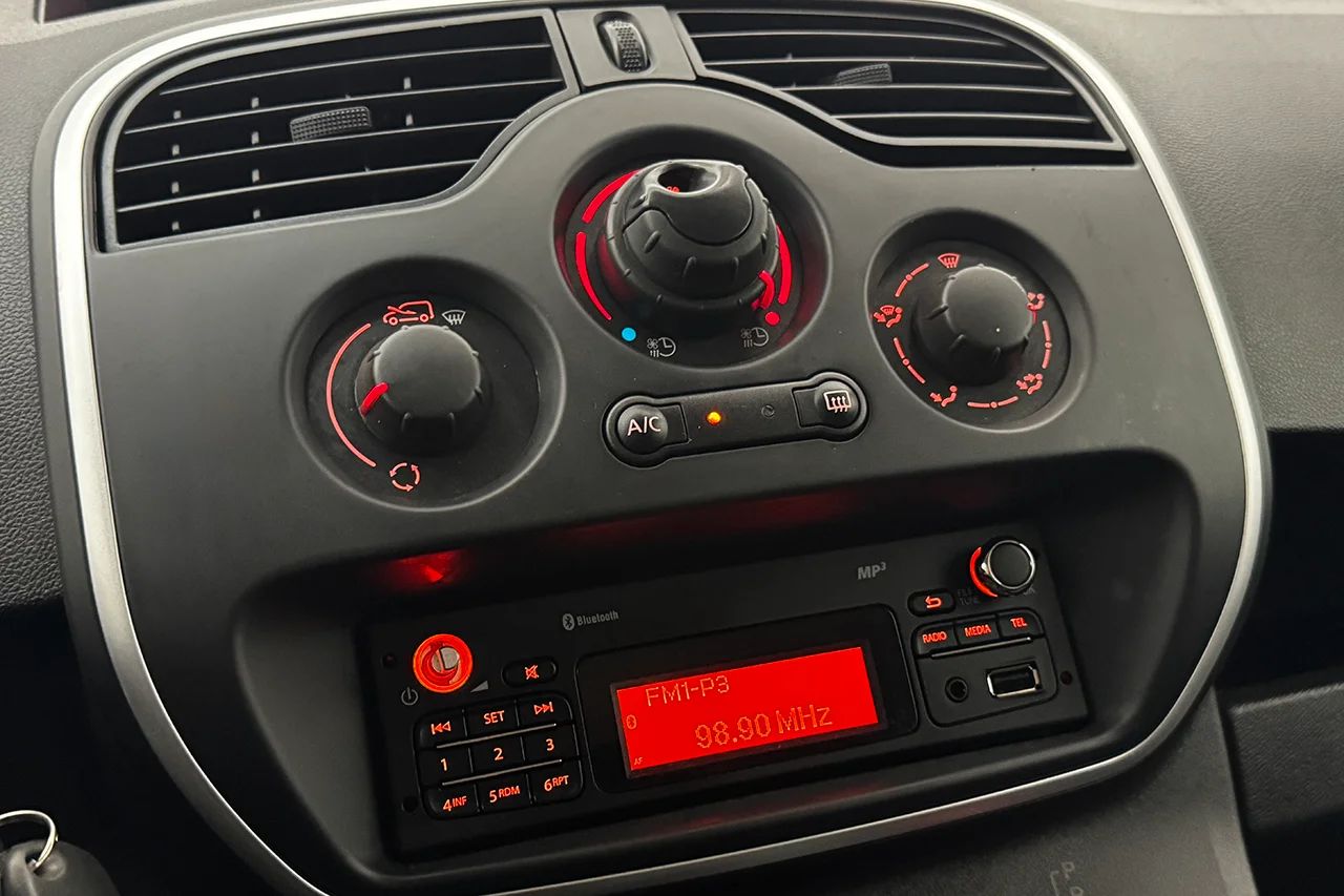 Renault Kangoo Z.E. Maxi 33 kWh Hyllinredning Skjutdörrar MOMS 60hk – bild 19 av 23