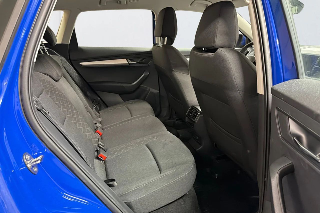 Skoda Karoq 2.0 TDI 4x4 Ambition Komfortpkt Värm LÅGMIL MOMS – bild 7 av 8