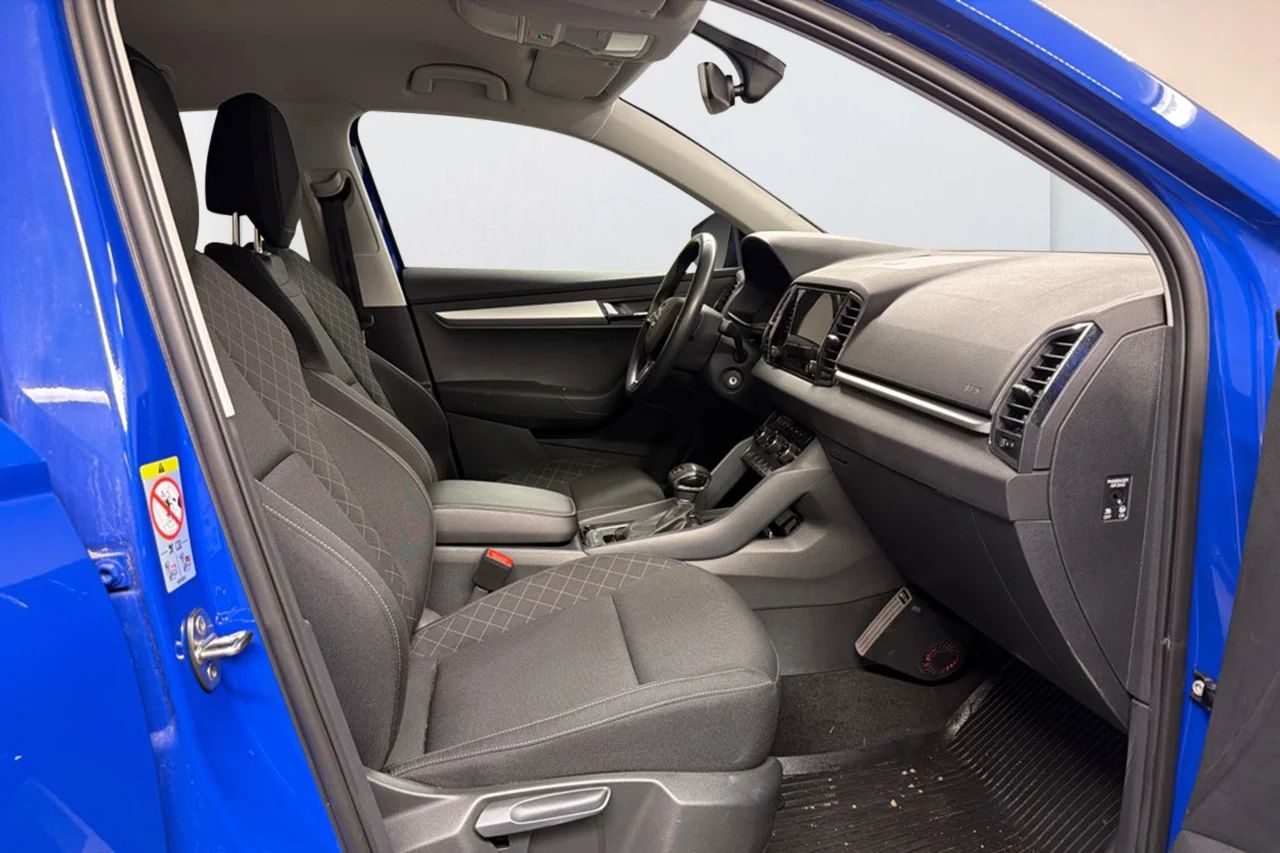 Skoda Karoq 2.0 TDI 4x4 Ambition Komfortpkt Värm LÅGMIL MOMS – bild 6 av 8