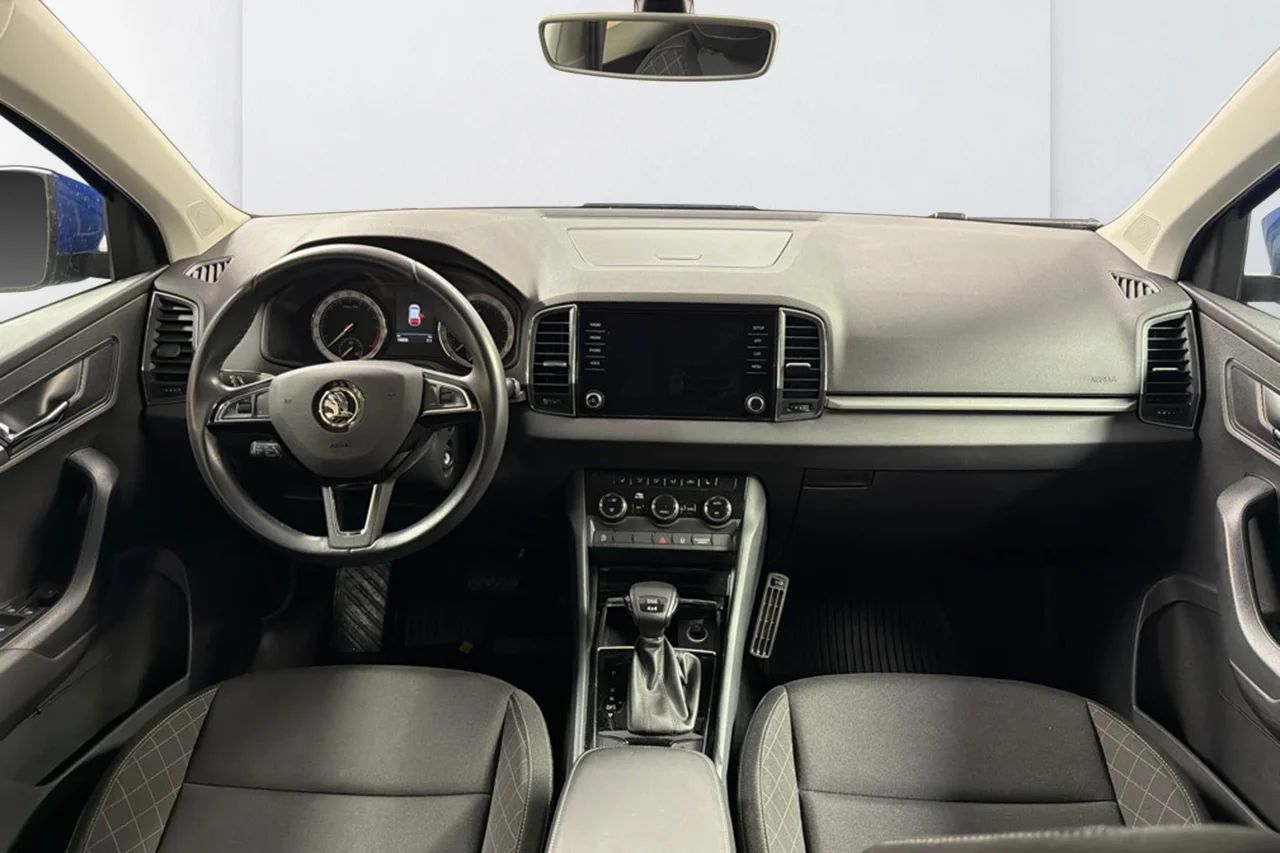 Skoda Karoq 2.0 TDI 4x4 Ambition Komfortpkt Värm LÅGMIL MOMS – bild 8 av 8