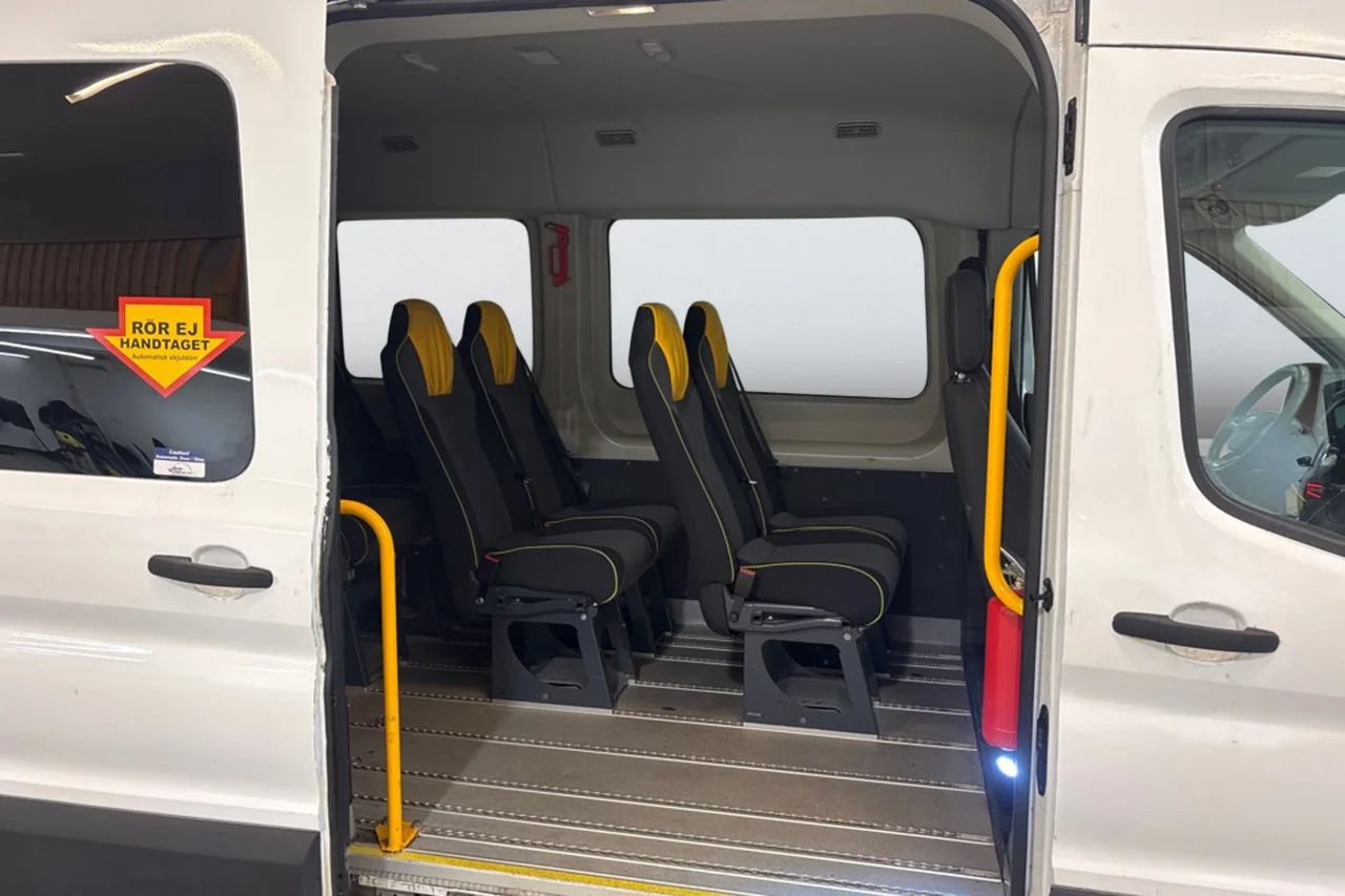 Ford Transit 350 Kombi 9-sits Automat Kamera MOMS 130hk – bild 7 av 10
