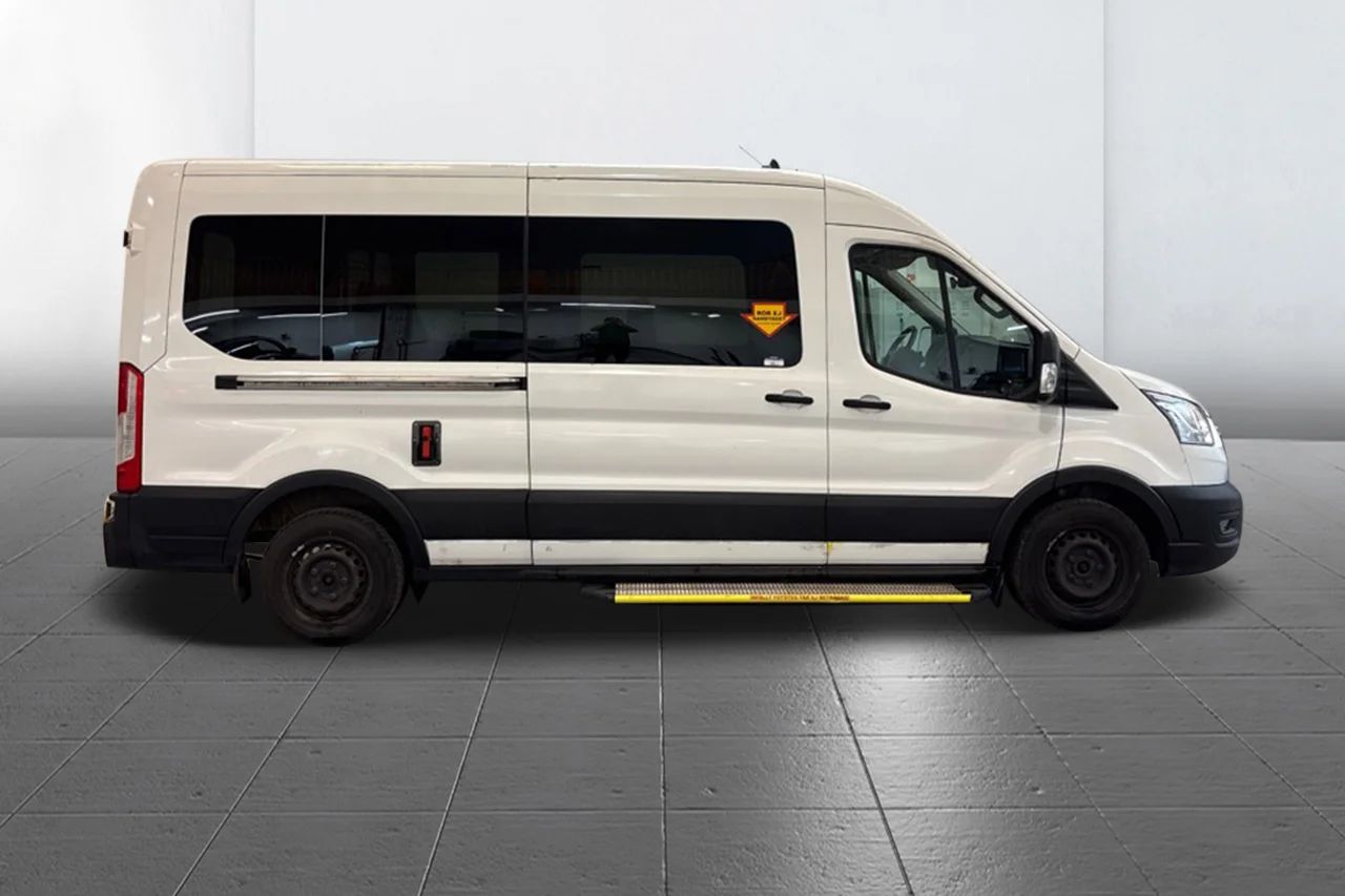 Ford Transit 350 Kombi 9-sits Automat Kamera MOMS 130hk – bild 4 av 10