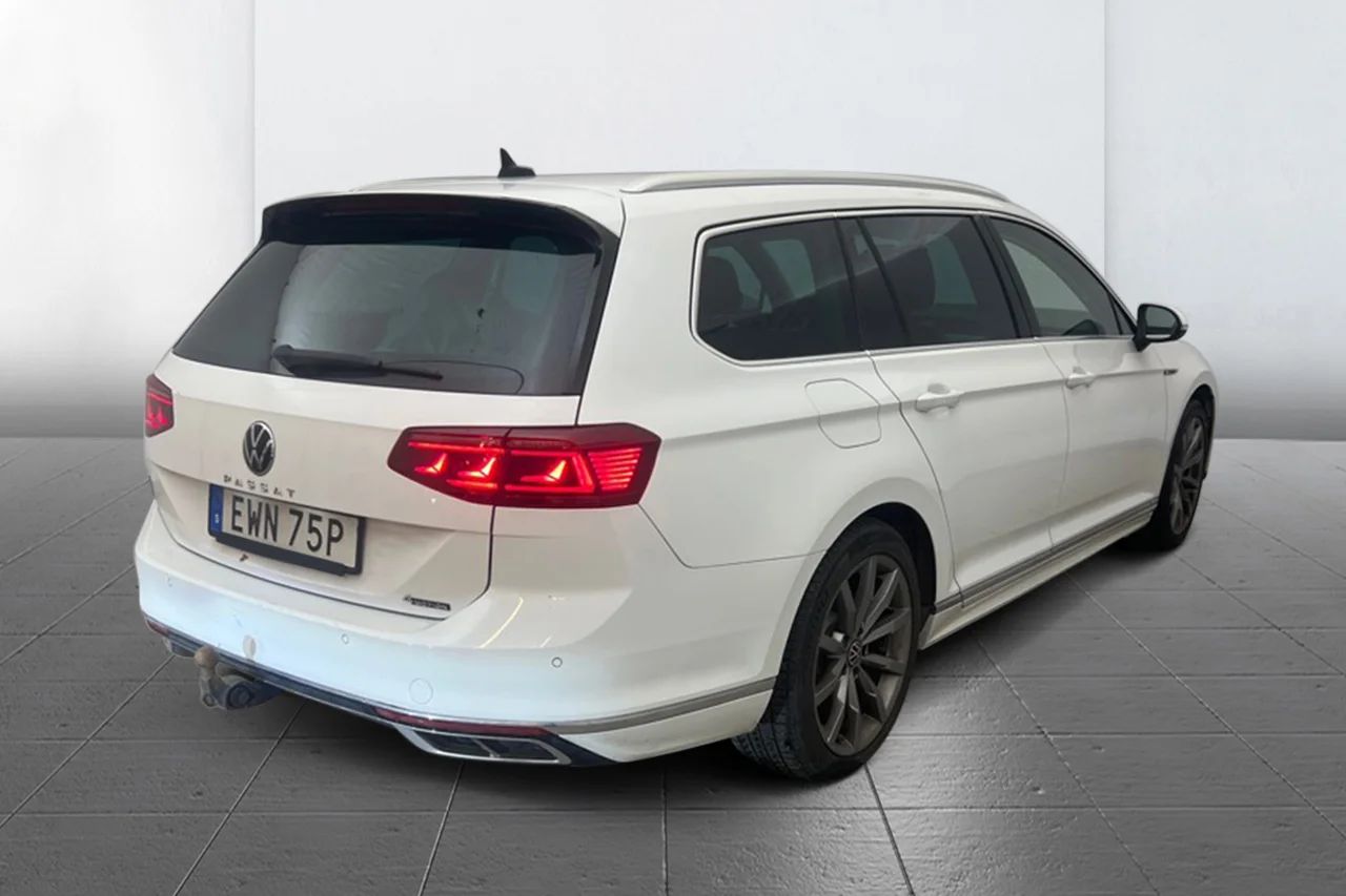 Volkswagen PassatSC 2.0 TDI 4M GT R-Line Drag Cockpit Värmare Matrix 200hk – bild 5 av 12