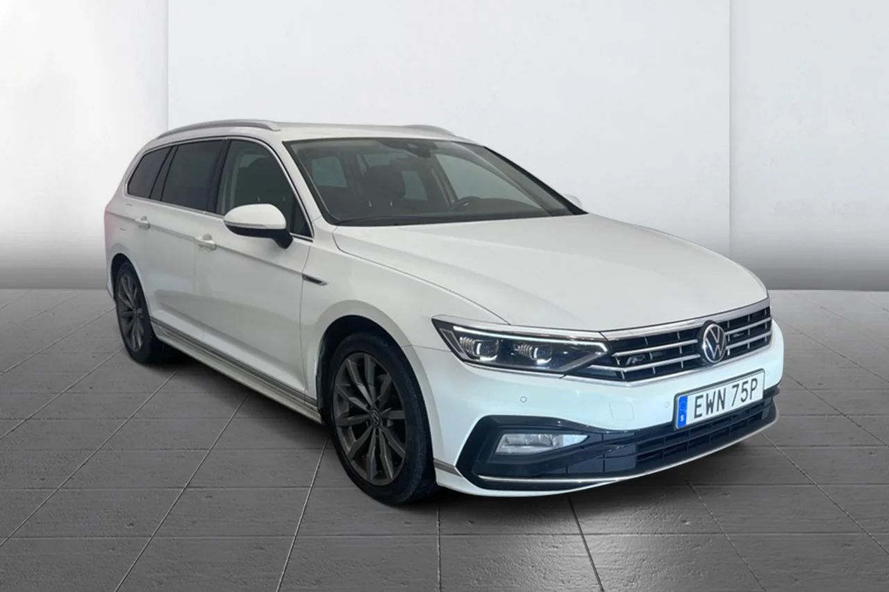 Volkswagen PassatSC 2.0 TDI 4M GT R-Line Drag Cockpit Värmare Matrix 200hk – bild 3 av 12
