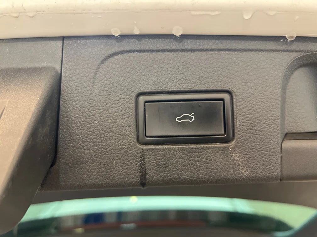 Volkswagen PassatSC 2.0 TDI 4M GT R-Line Drag Cockpit Värmare Matrix 200hk – bild 12 av 12