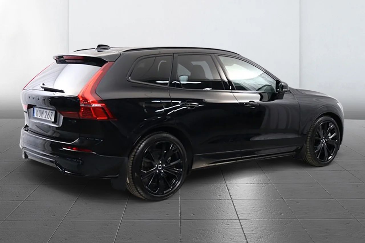 Volvo XC60 T8 AWD Ultra Black Edition Drag HUD Pano MOMS 456hk – bild 4 av 24
