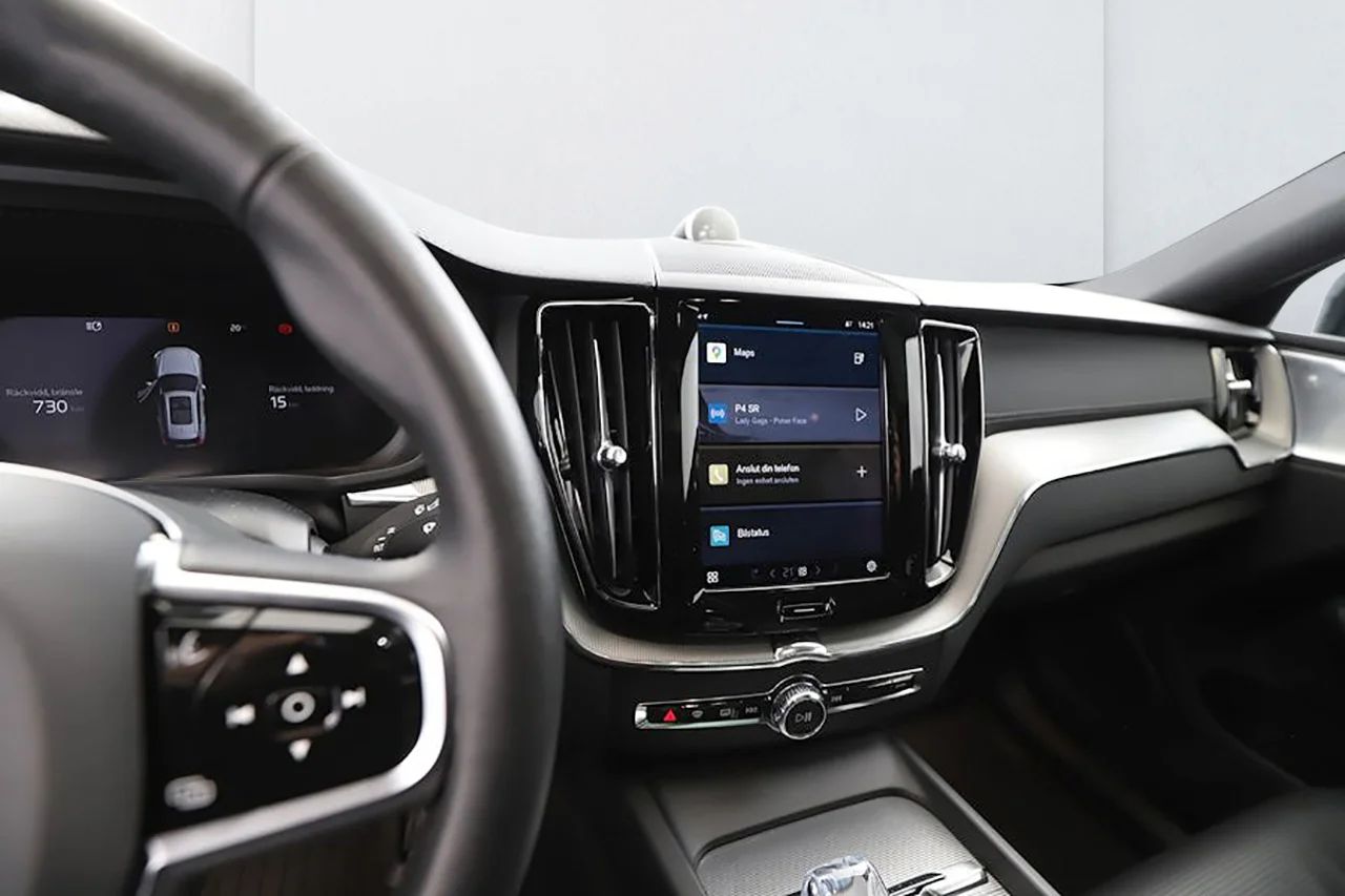 Volvo XC60 T8 AWD Ultra Black Edition Drag HUD Pano MOMS 456hk – bild 15 av 24