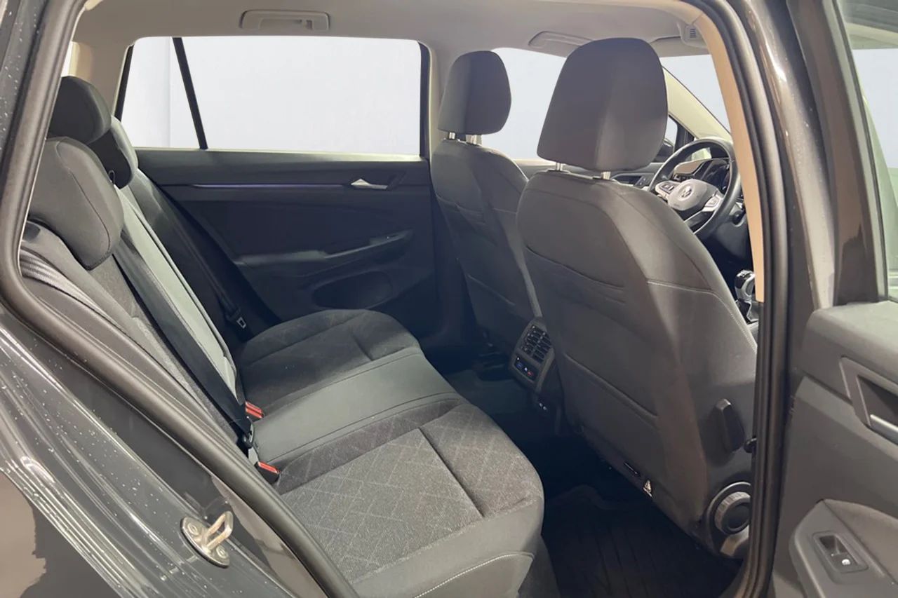 Volkswagen Golf Sportscombi 2.0 TDI Navi Kamera Rattvärme MOMS 116hk – bild 7 av 9