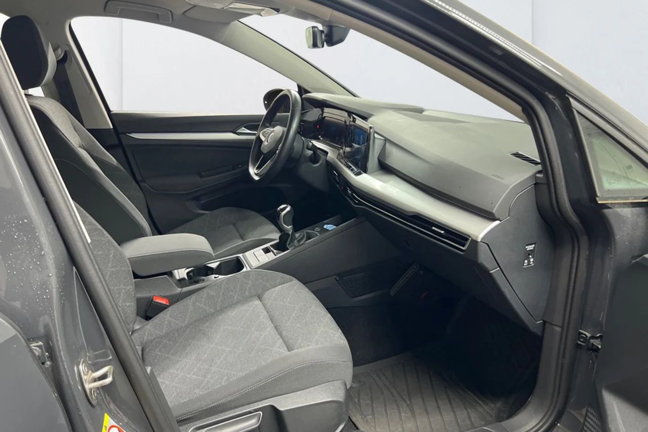 Volkswagen Golf Sportscombi 2.0 TDI Navi Kamera Rattvärme MOMS 116hk – bild 6 av 9