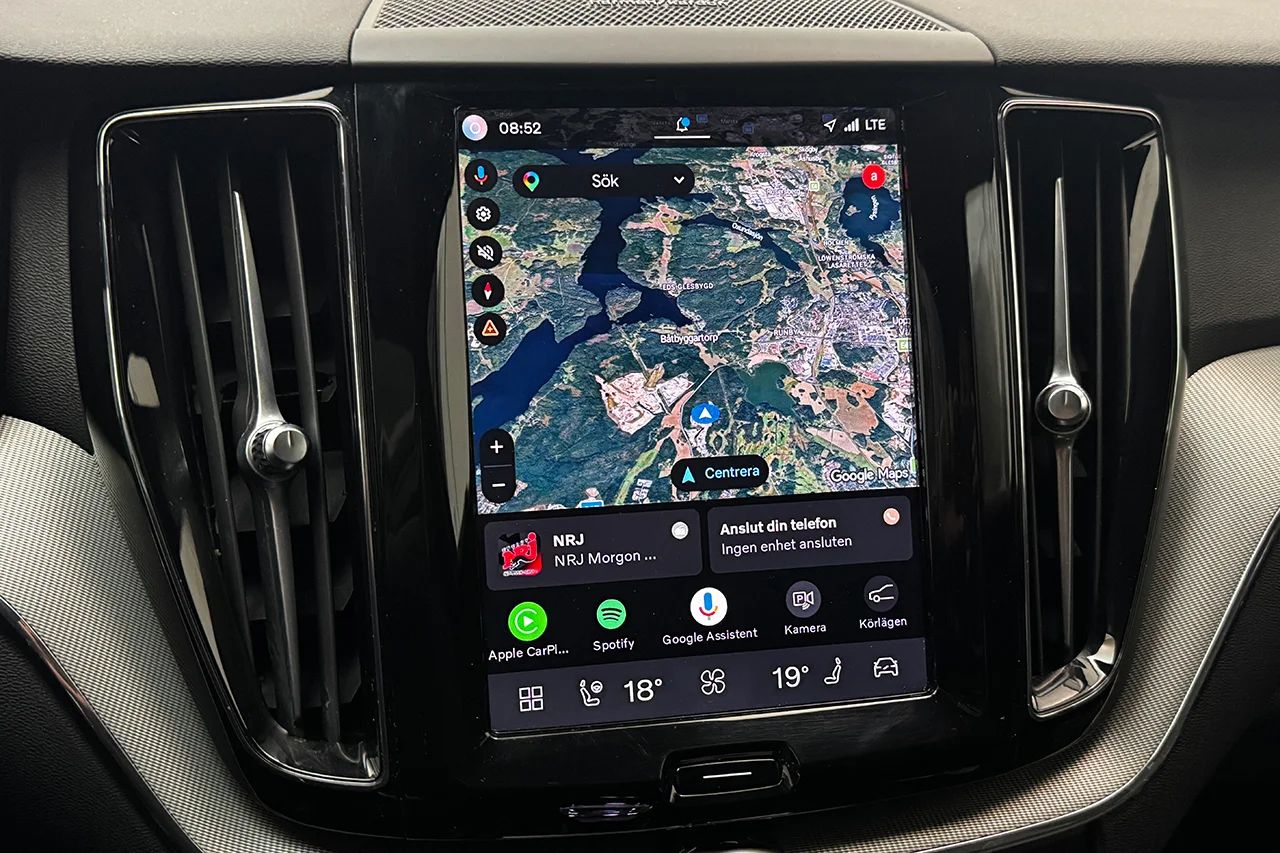 Volvo XC60 Recharge T6 AWD Plus Dark Drag Pano 360° P-Klimat MOMS 350hk – bild 26 av 40