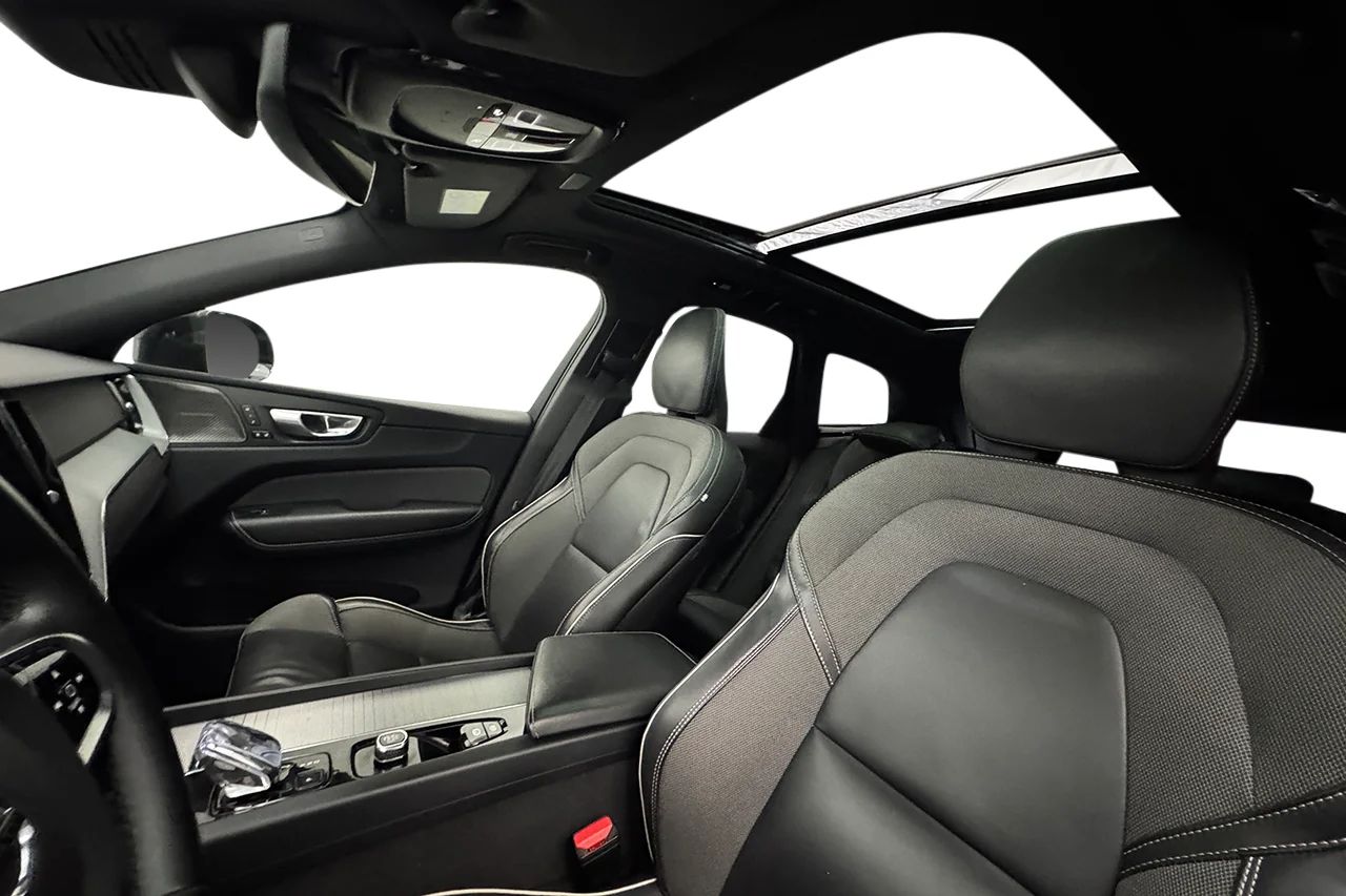 Volvo XC60 Recharge T6 AWD Plus Dark Drag Pano 360° P-Klimat MOMS 350hk – bild 14 av 40
