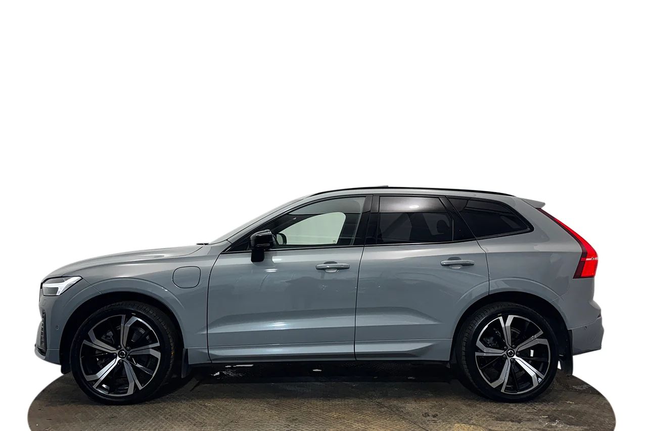 Volvo XC60 Recharge T6 AWD Plus Dark Drag Pano 360° P-Klimat MOMS 350hk – bild 9 av 40