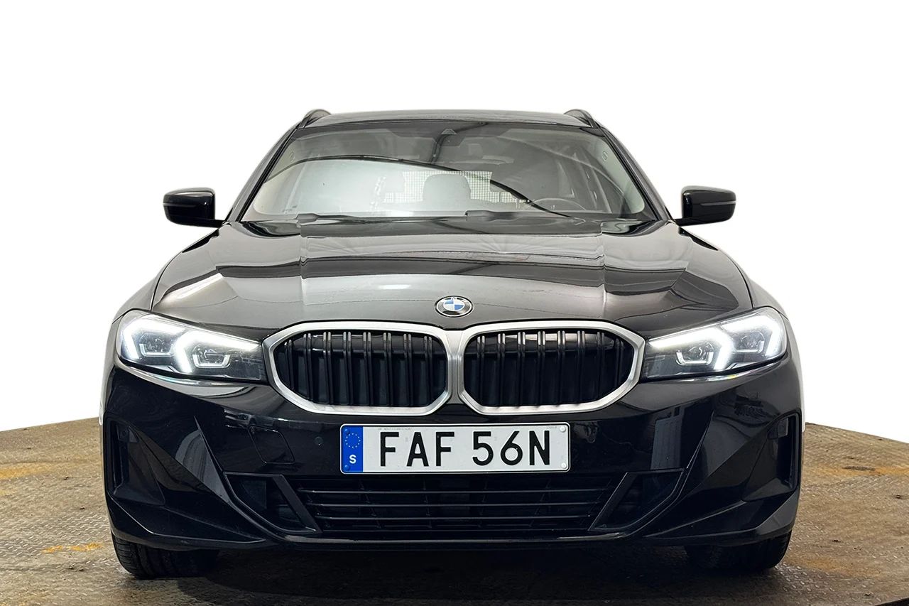 BMW 320d xDrive Touring Drag Värmare HiFi Navi MOMS 190hk – bild 2 av 39
