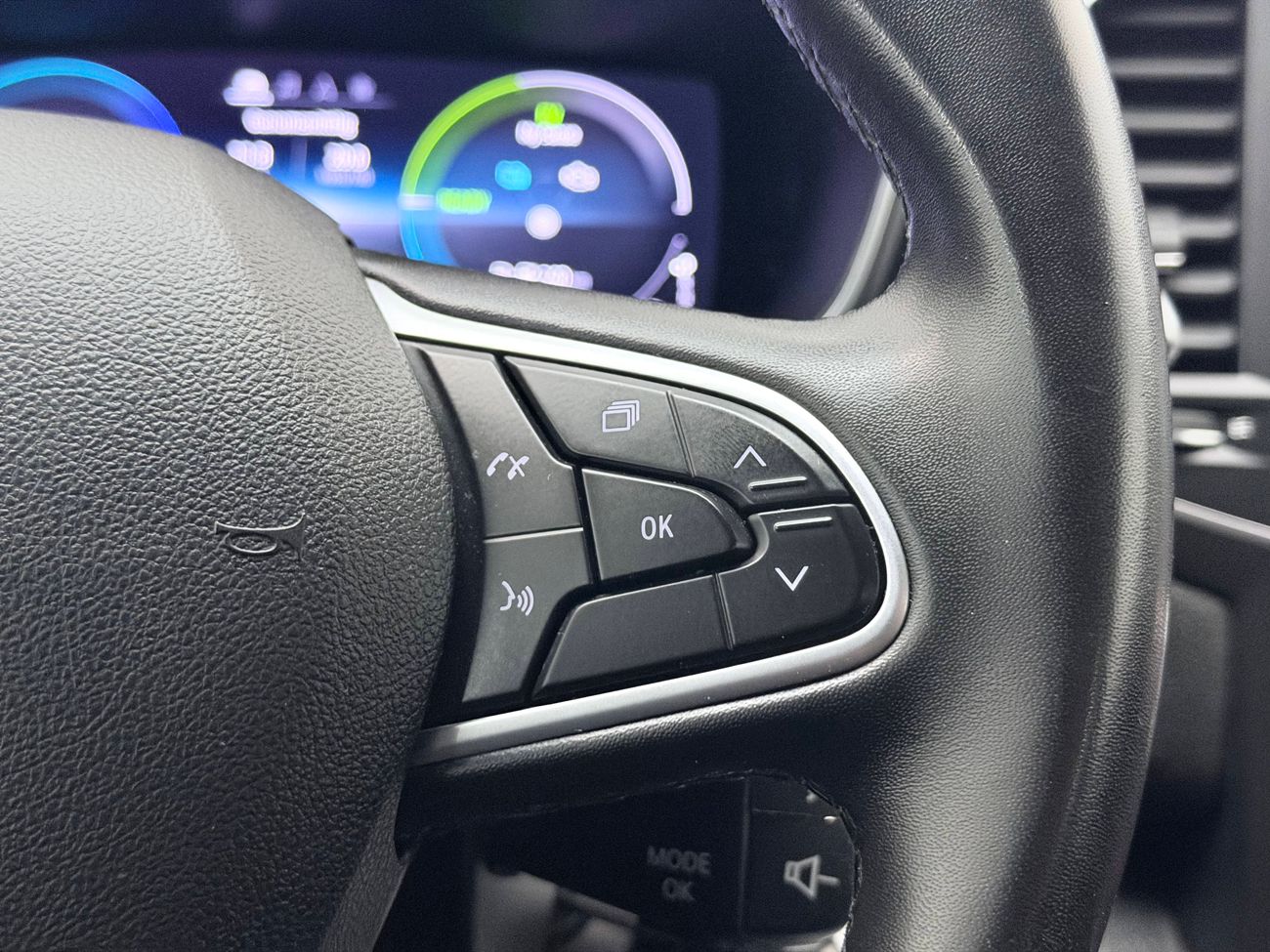 Renault Mégane E-Tech Plug-in Hybrid Grandtour Navigation App-Connect Cockpit P-Sensorer 160hk – bild 18 av 27