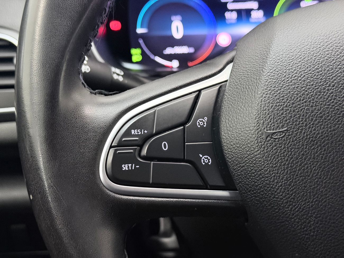 Renault Mégane E-Tech Plug-in Hybrid Grandtour Navigation App-Connect Cockpit P-Sensorer 160hk – bild 17 av 27