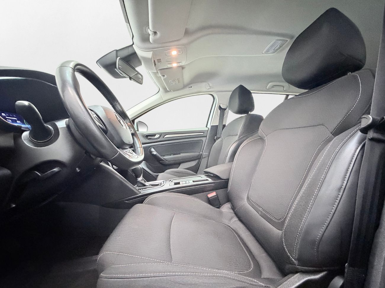 Renault Mégane E-Tech Plug-in Hybrid Grandtour Navigation App-Connect Cockpit P-Sensorer 160hk – bild 11 av 27