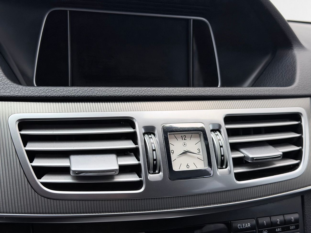 Mercedes-Benz E 250 CDI 4MATIC Automat Avantgarde AMG Sport Navigation Delläder Kamkedja 204hk – bild 22 av 31