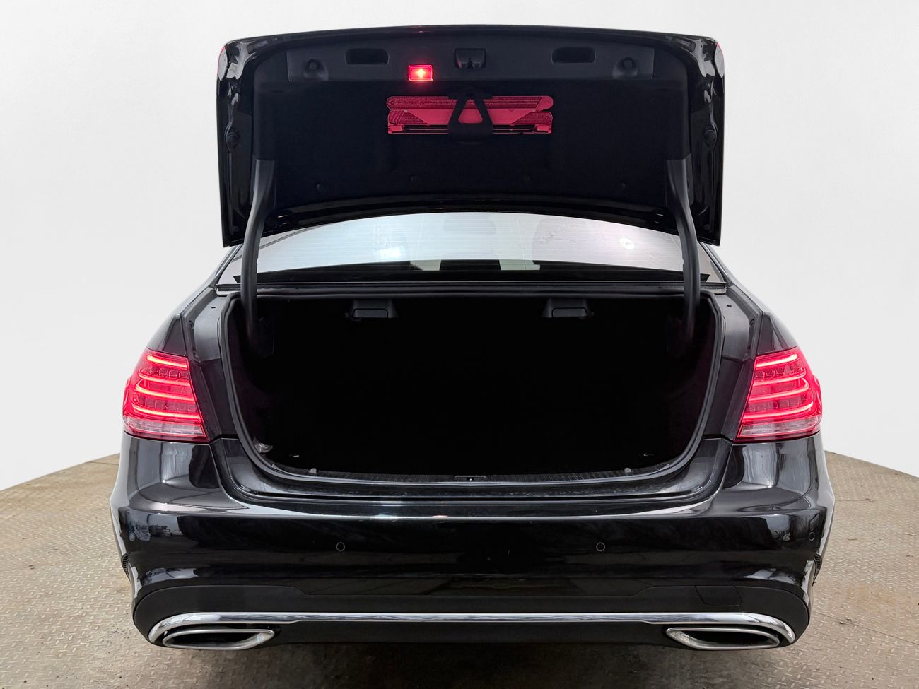 Mercedes-Benz E 250 CDI 4MATIC Automat Avantgarde AMG Sport Navigation Delläder Kamkedja 204hk – bild 7 av 31