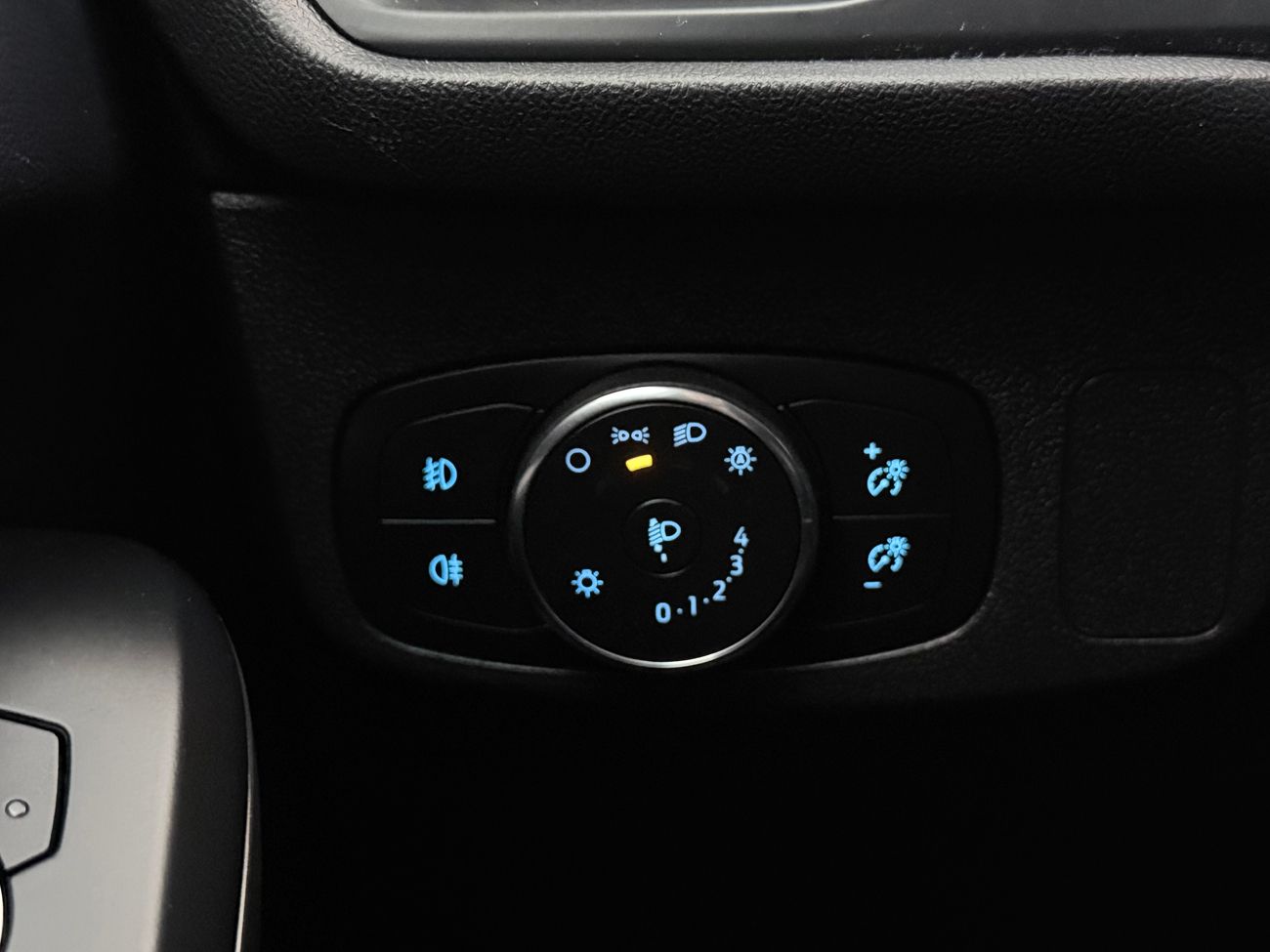Ford Focus 1.0 EcoBoost Hybrid E85 Business P-Sensorer Blåtand USB-C Moms/Leasing 125hk – bild 24 av 25